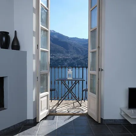 Cozy Suites On The Lake - The House Of Travelers Brienno Exterior photo